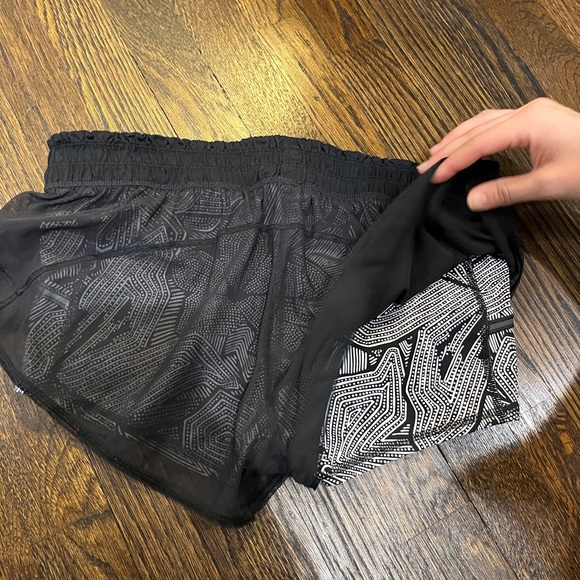 Lululemon shorts, size 4 - Picture 3 of 3